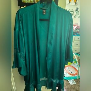 Victorias Secret robe. Worn only 2 times.